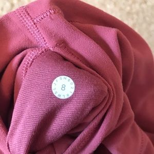 Lululemon 7/8 align leggings in pink, size 8